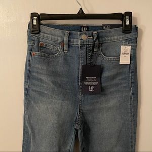 NWT Gap Sky High True Skinny Ankle Jean